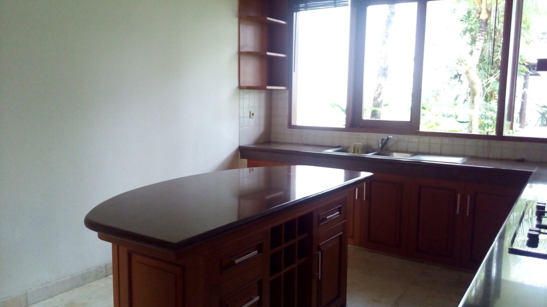 beautiful house in the prime area of Kemang