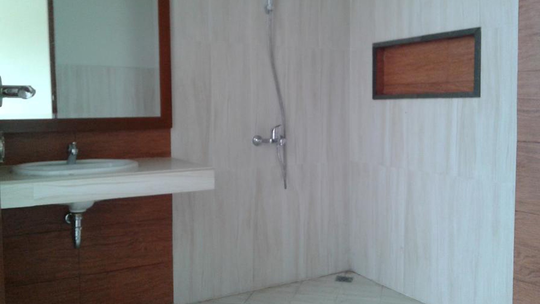 Rumah ekslusive 2lantai, dibangun dari material terbaik, view bagus nyamannya maksimal.