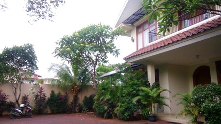 Comfortable and beautiful house in area kemang for expatriat and others \" The Price Can Be Negotiable \"