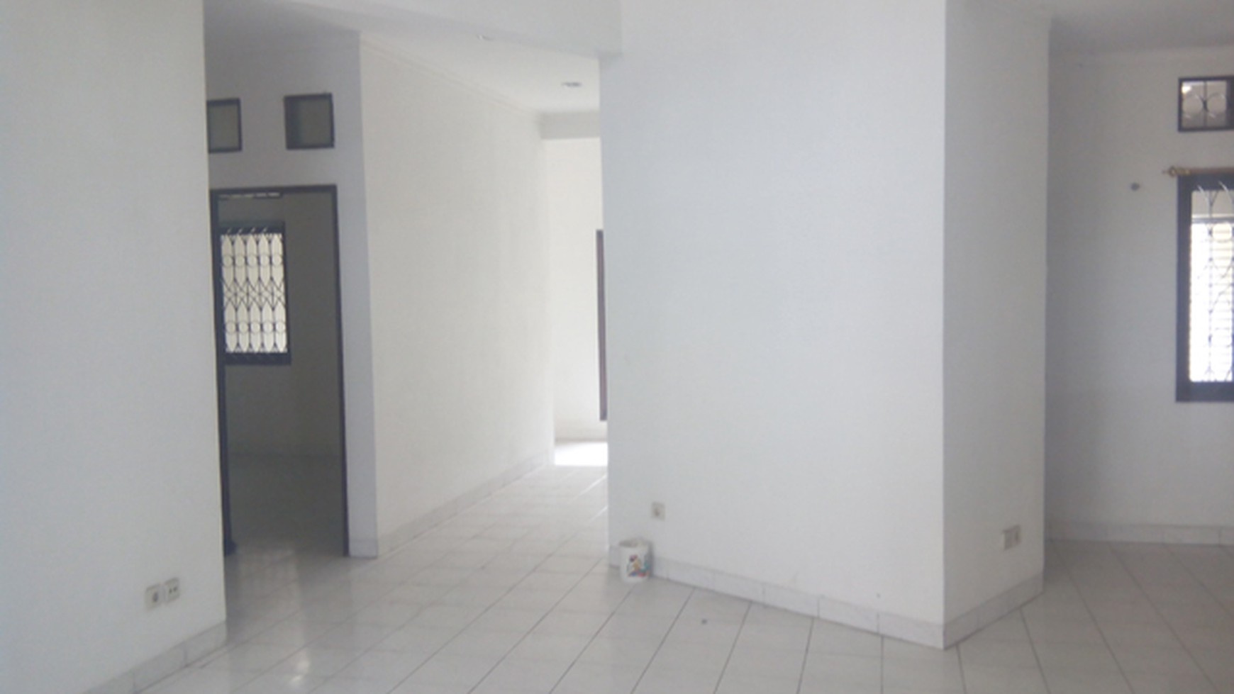 DIJUAL Cepat !!! Rumah di BSD CIty, Sudah Renovasi, dekat sekolah Ora Et-Labora,Surga  kuliner, dan transportasi