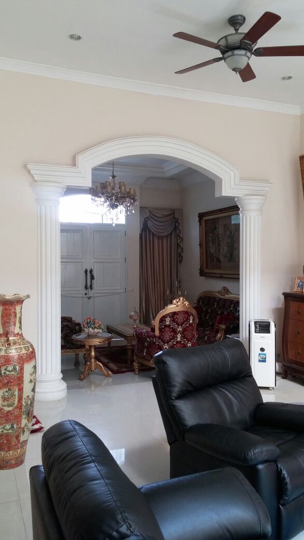 Rumah Megah Harga Cantik di Pangkalan Jati