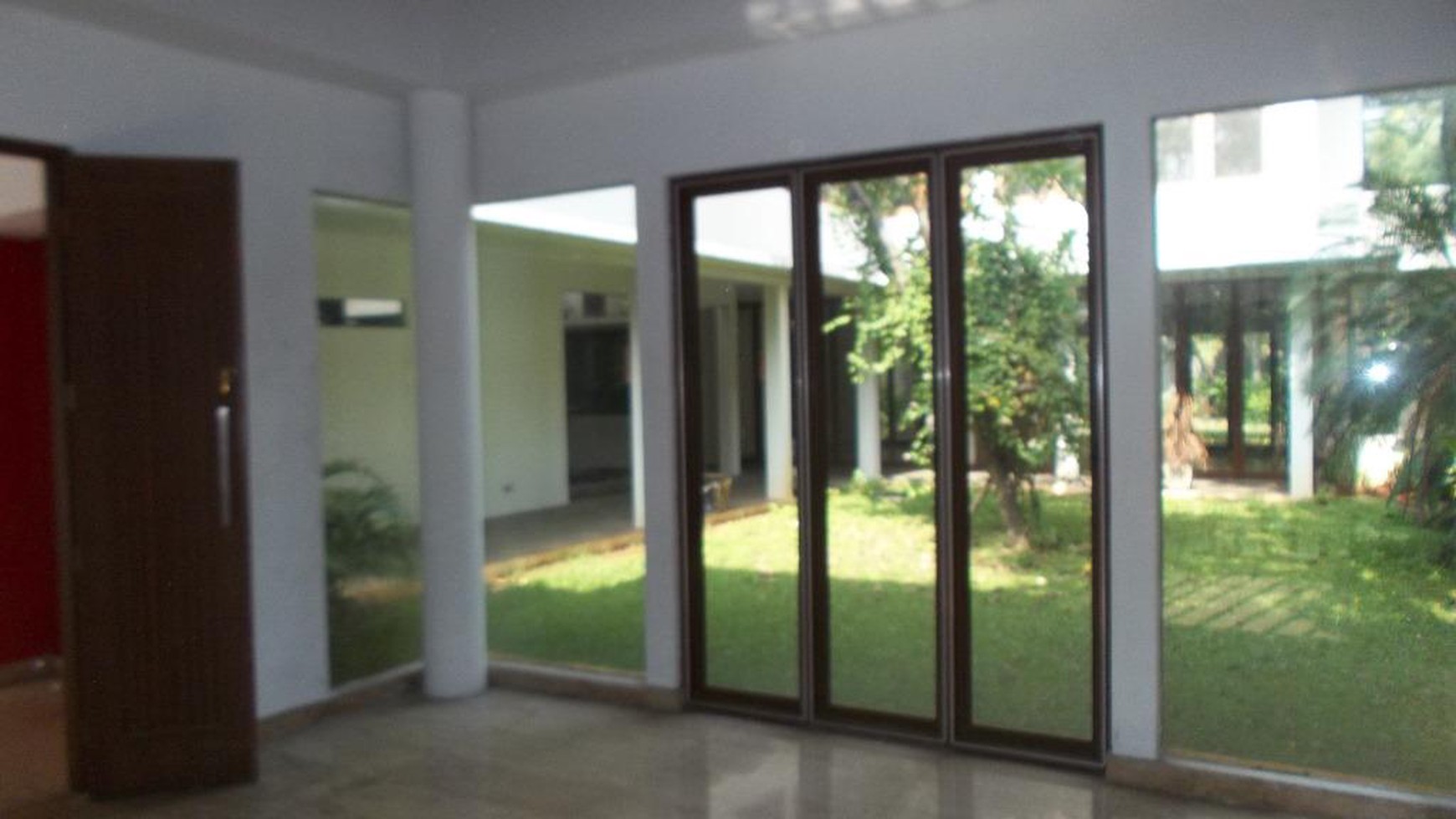 beautiful house in the prime area of Kemang