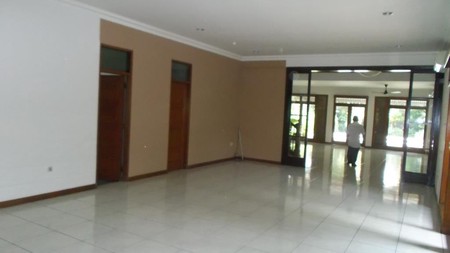 beautiful house in the prime area of Kemang