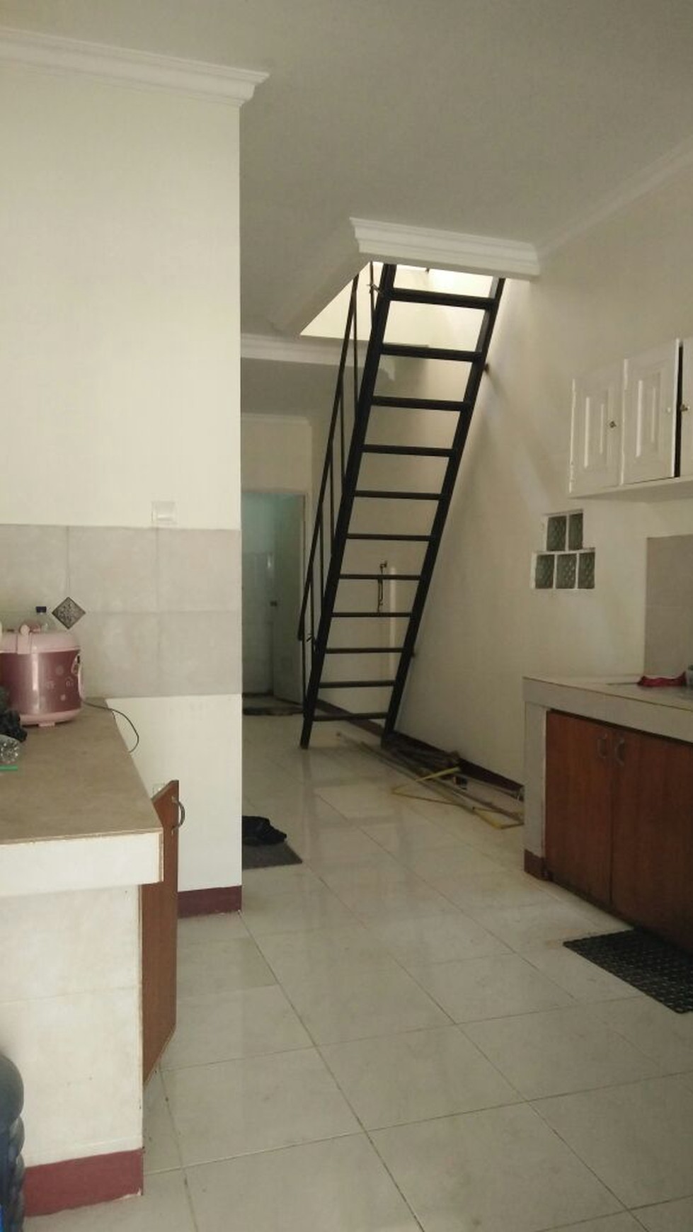 Rumah cantik siap huni, dlm cluster exclusive di sektor 7