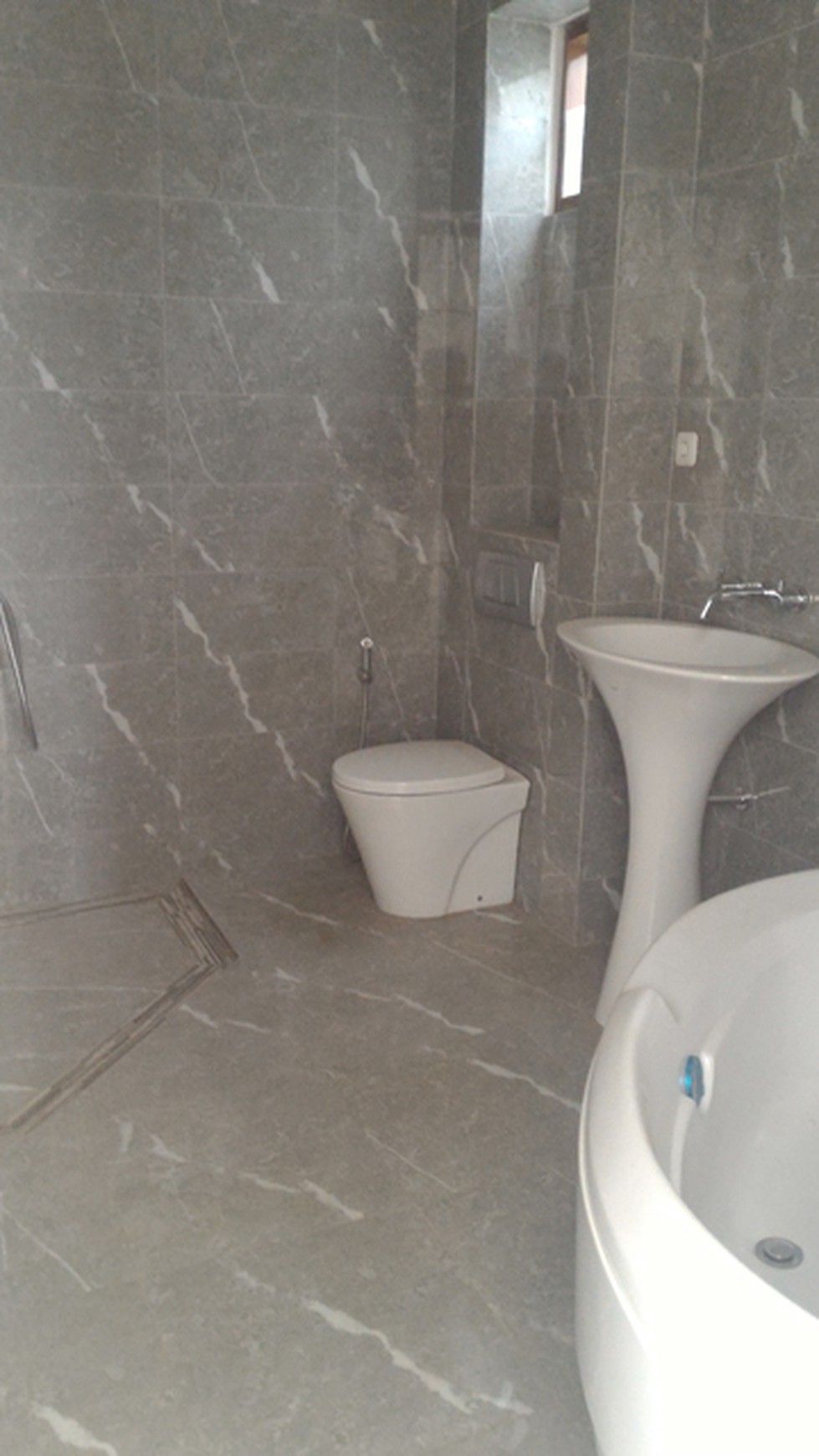DIJUAL MURAH NEGO SAMPAI DEAL!!! Rumah di BSD CITY, Cluster The Green , hanya 5 menit dari pintu Tol