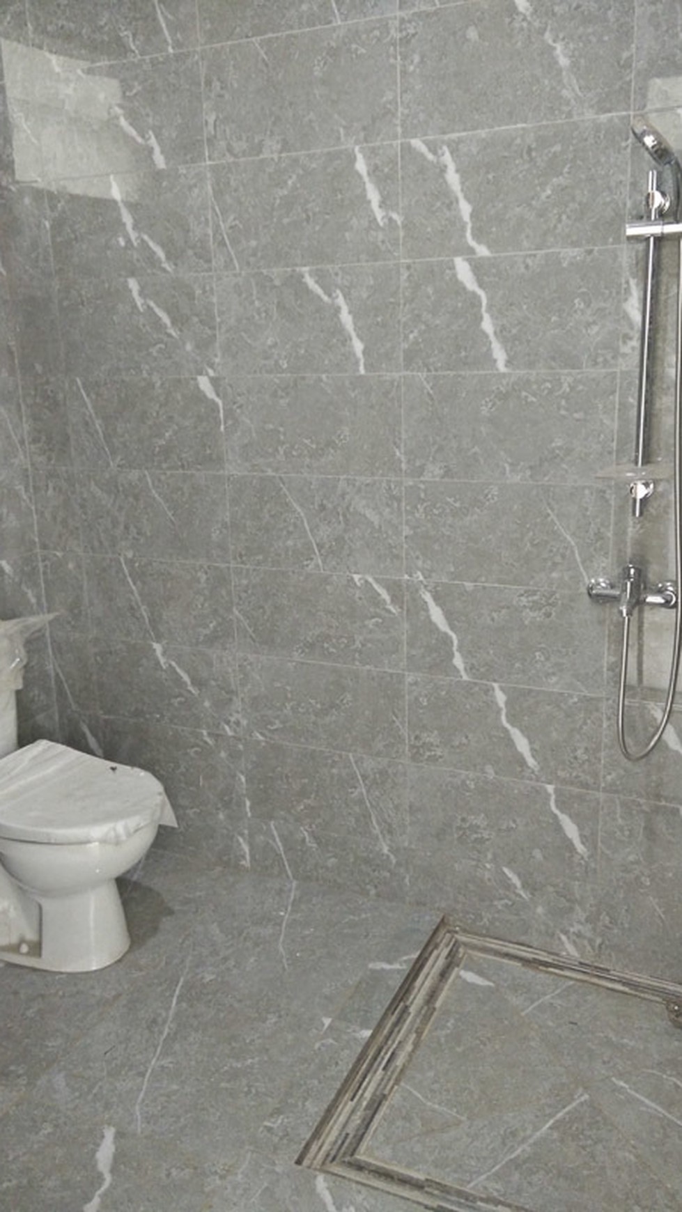 DIJUAL MURAH NEGO SAMPAI DEAL!!! Rumah di BSD CITY, Cluster The Green , hanya 5 menit dari pintu Tol