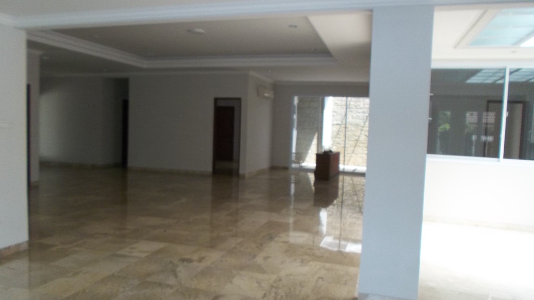 Beautiful house in the prime area of Senayan