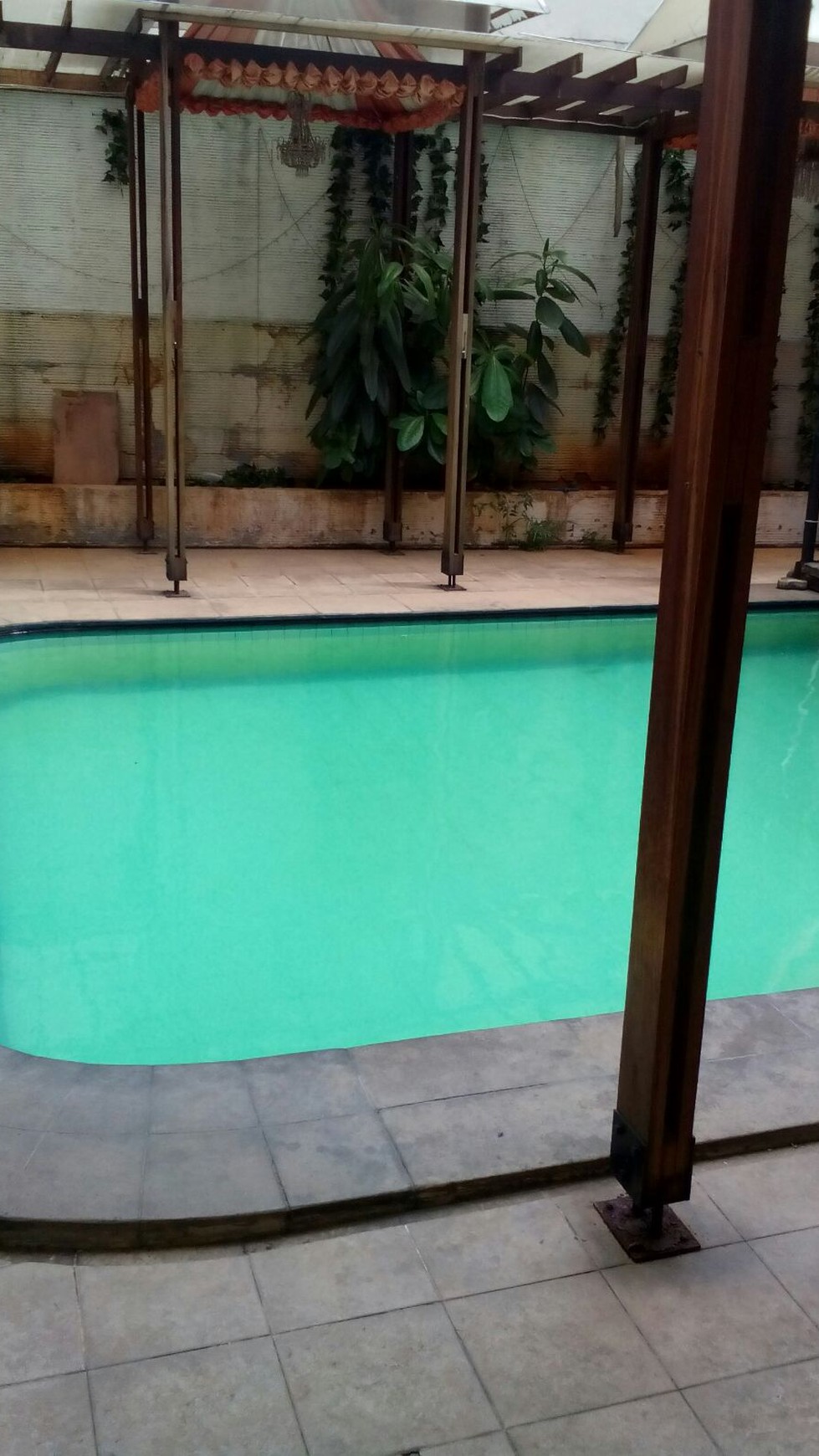 Rumah Bagus,Parkir Luas 8 Mobil di Kemang Jakarta Selatan