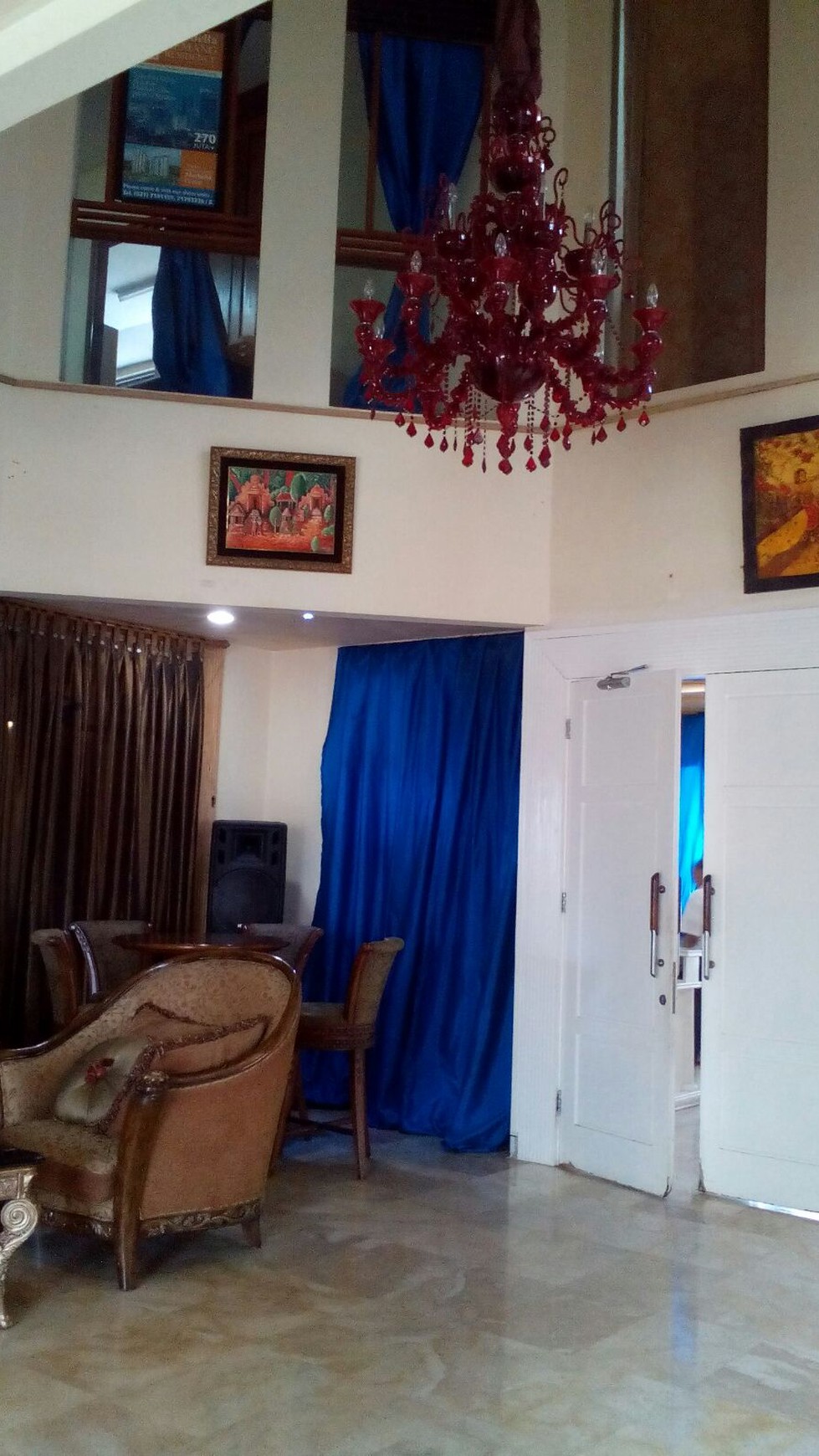 Rumah Bagus,Parkir Luas 8 Mobil di Kemang Jakarta Selatan