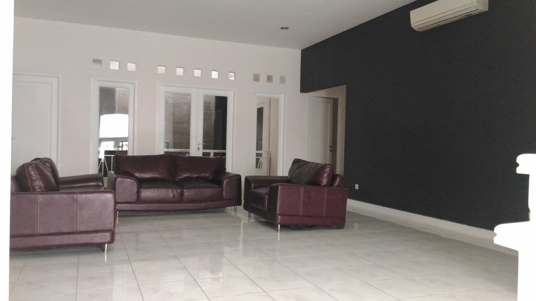 beautiful house in the prime area of Kebayoran