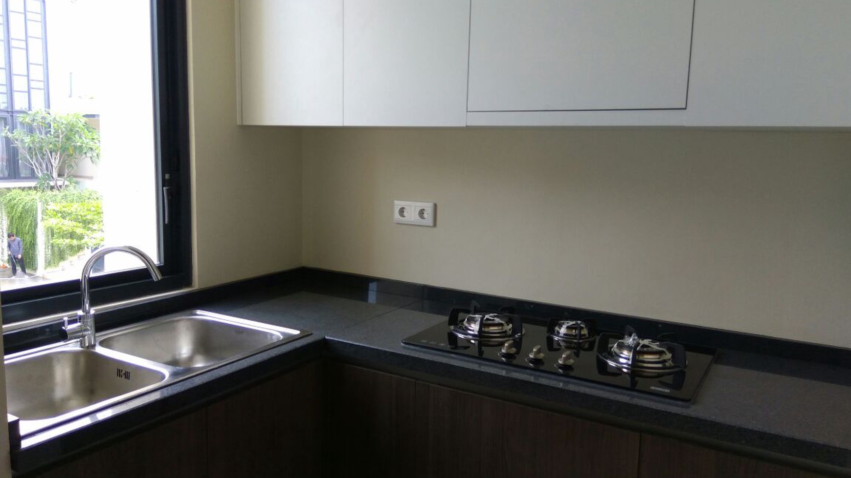 Rumah Cantik Siap Huni di Nava Park