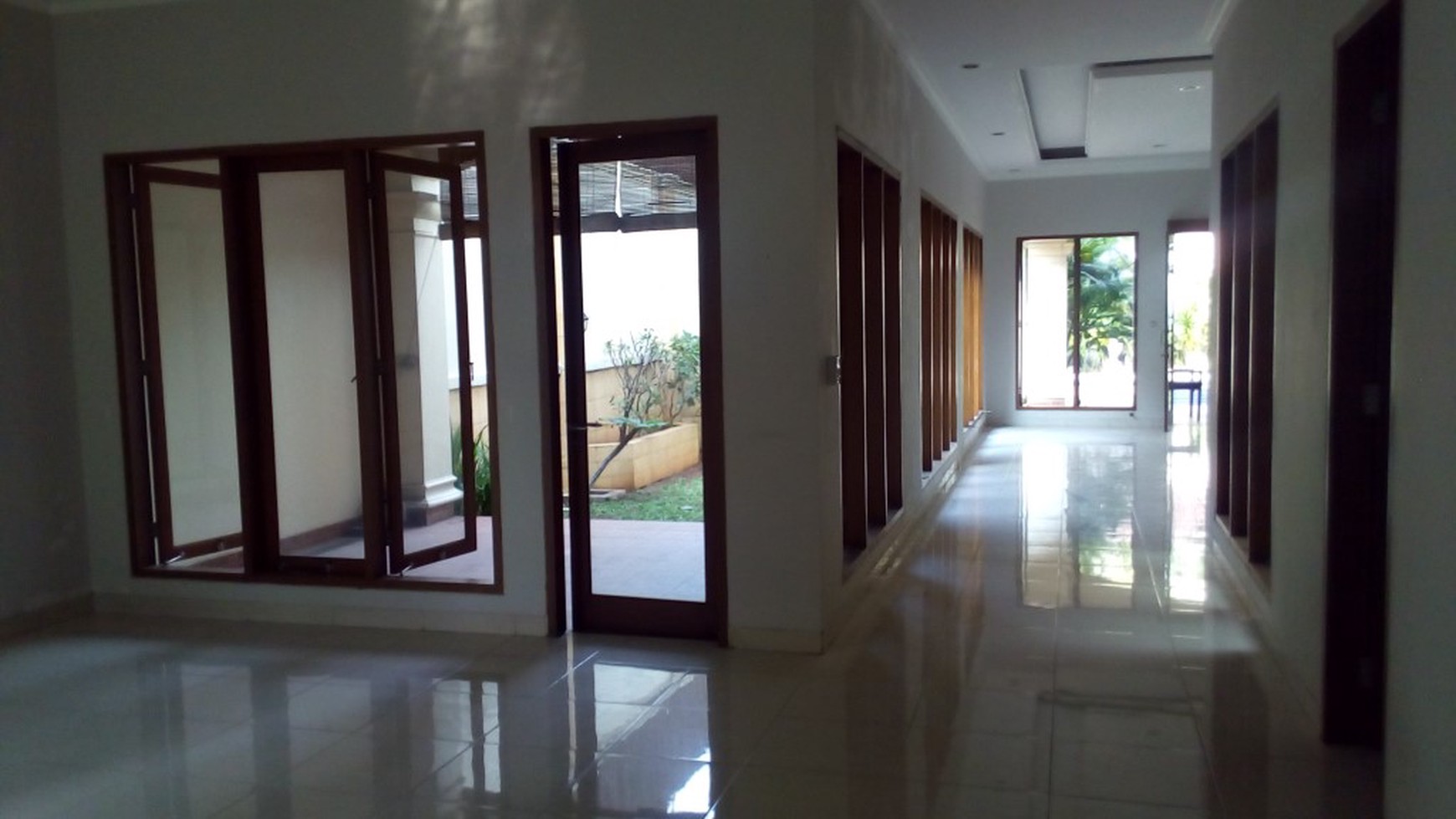 beautiful town house in the prime area of Kemang