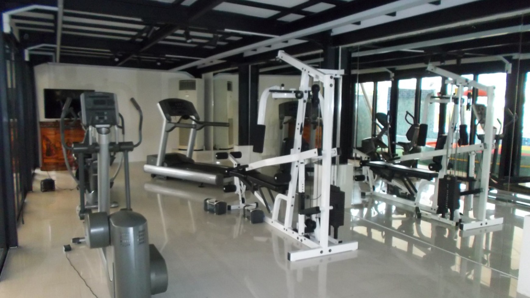 beautiful town house in the prime area of Kemang