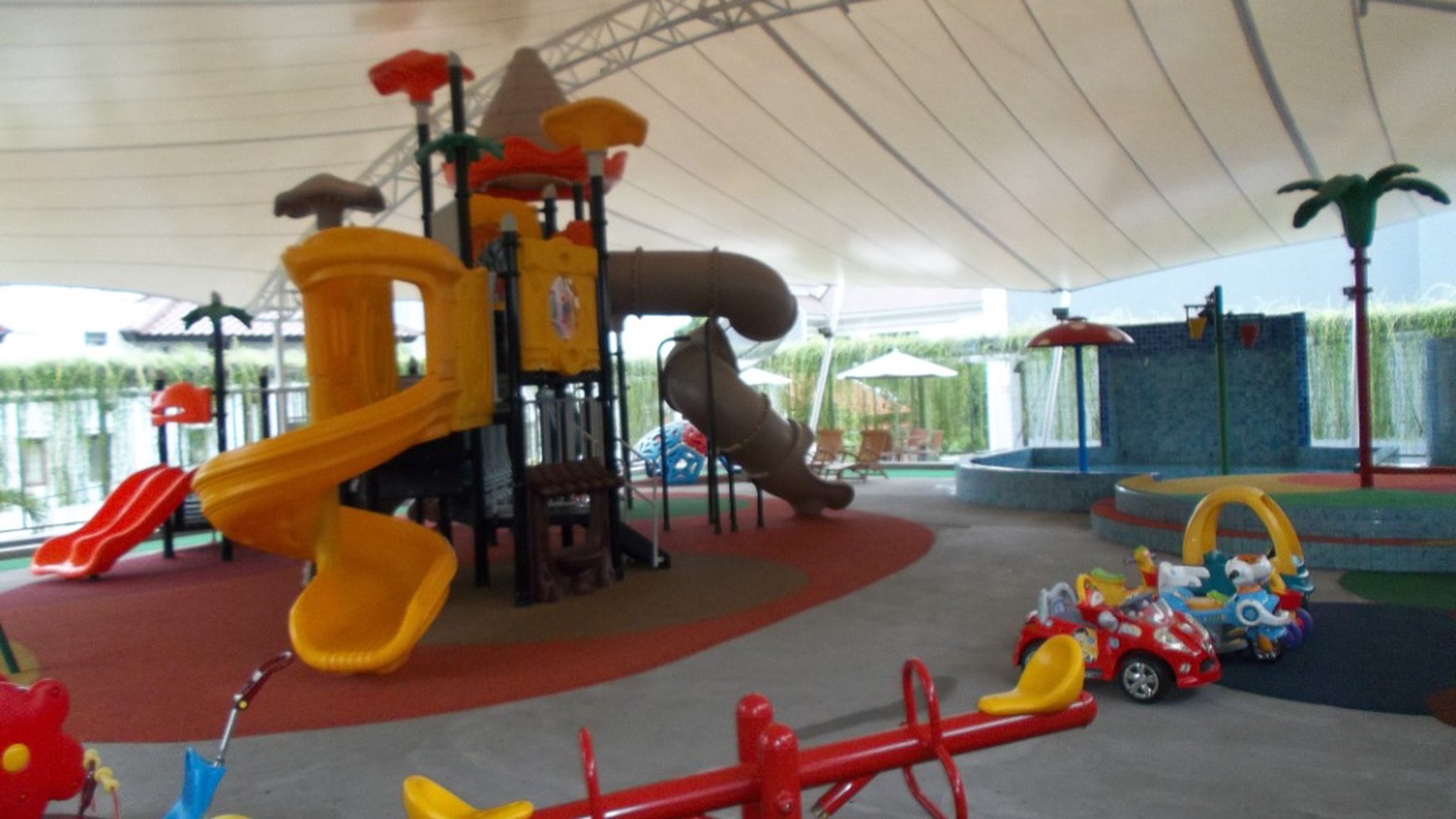 beautiful town house in the prime area of Kemang