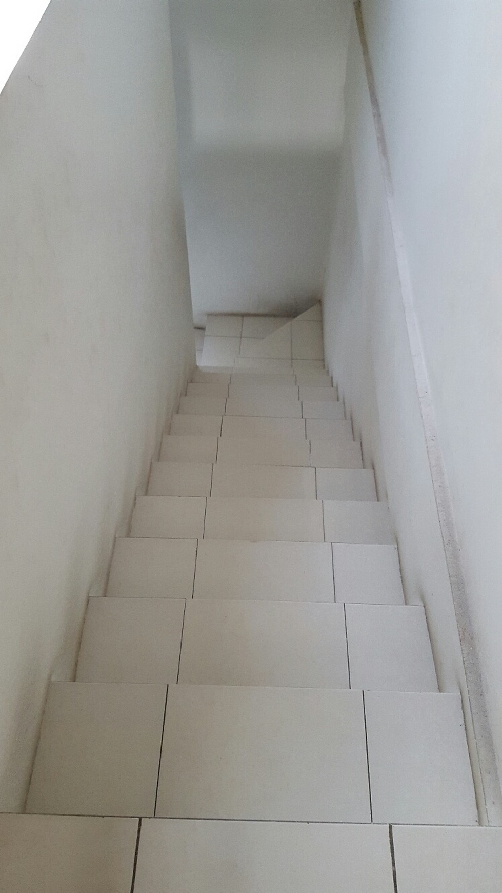 Disewakan Ruko Barcelona - Palem Semi, Karawaci