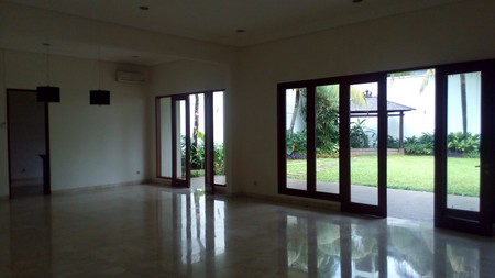 beautiful house in the prime area of Kemang