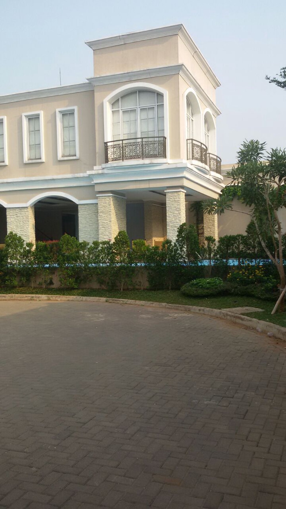 Rumah dalam cluster,securty 24 jam di Kampung utan