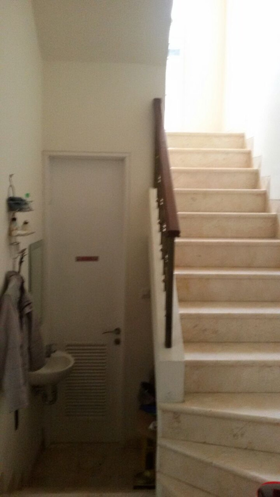 Rumah dalam cluster,securty 24 jam di Kampung utan