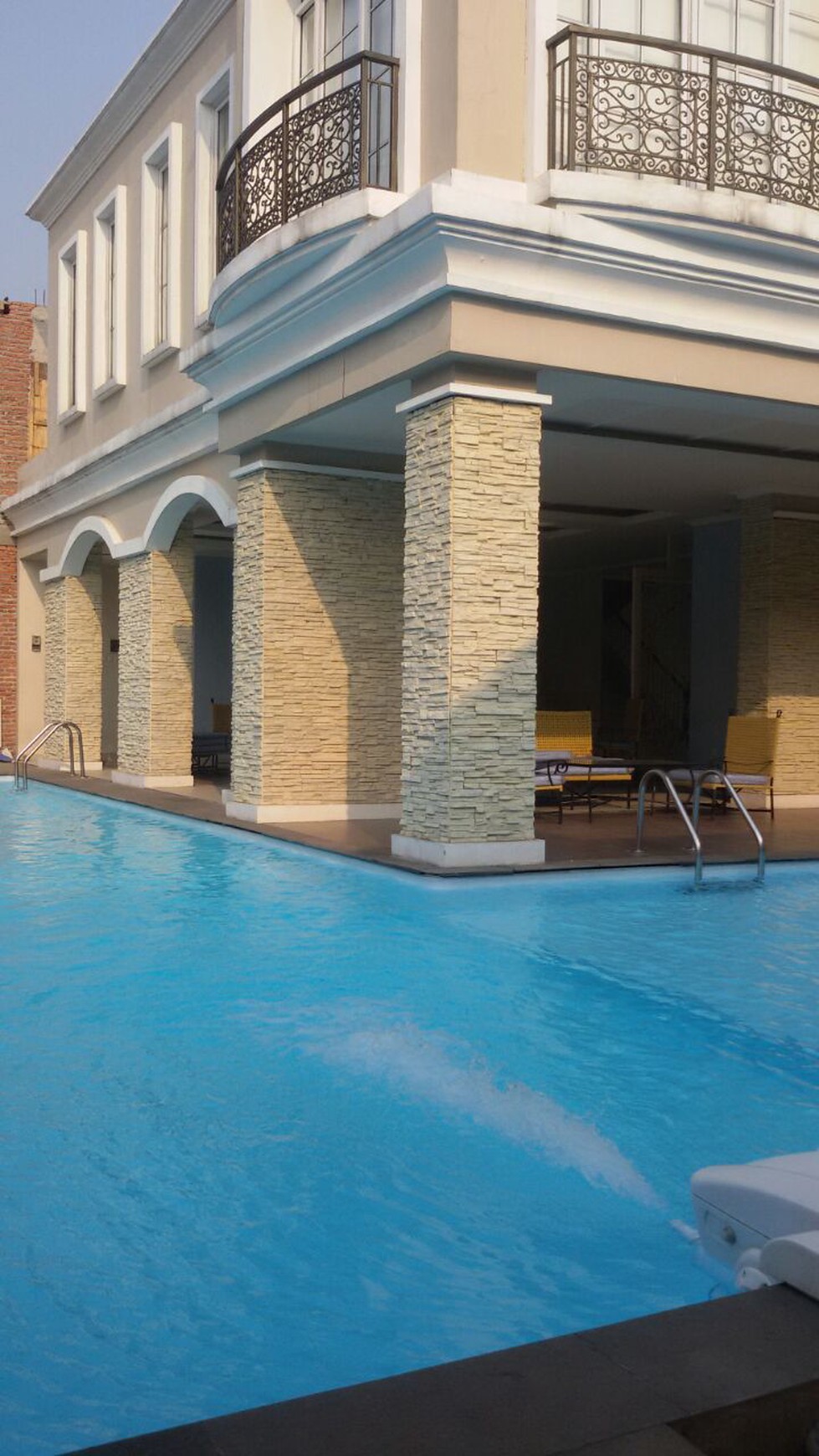 Rumah dalam cluster,securty 24 jam di Kampung utan