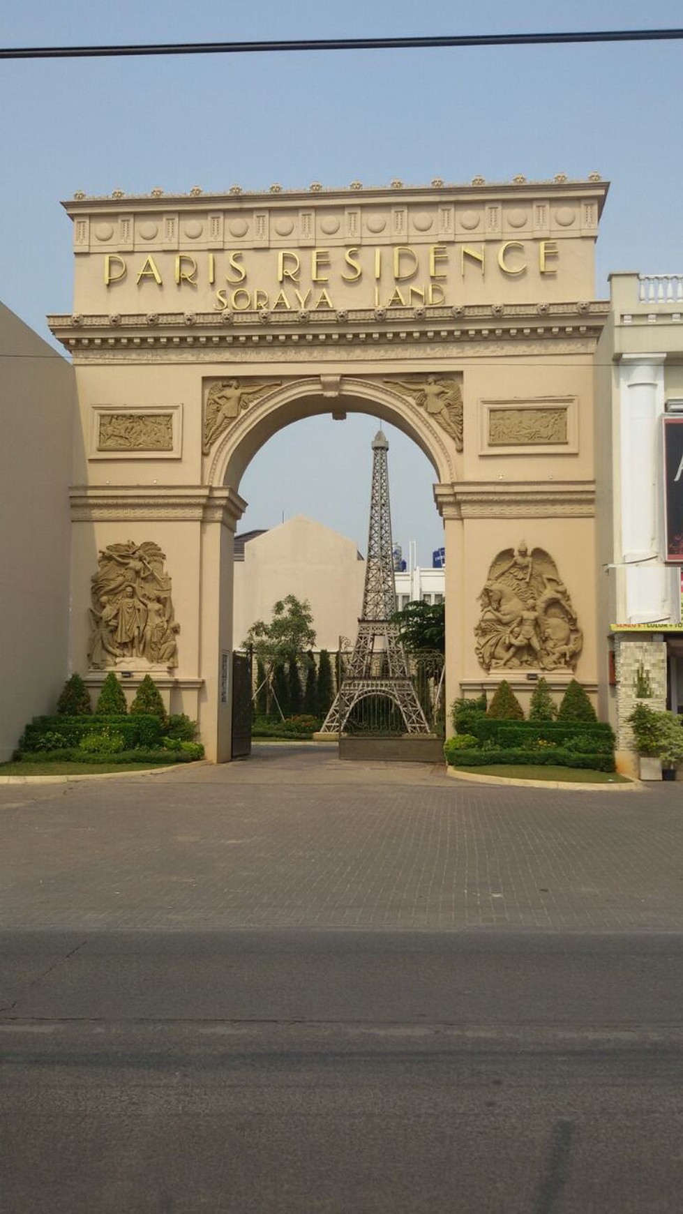 Rumah dalam cluster,securty 24 jam di Kampung utan