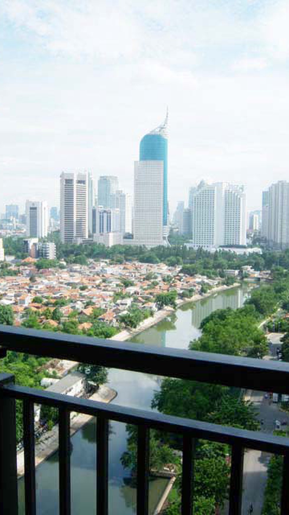Disewa / For Rent 3BR fully furnished very good condition in Cosmo Residence