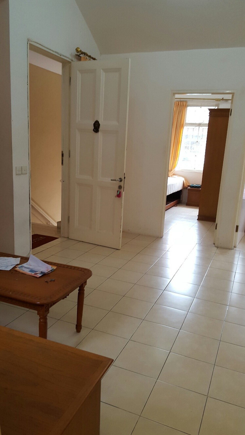 Disewakan Townhouse Taman Ayu Lantai 2 Semi Furnish - Lippo Karawaci