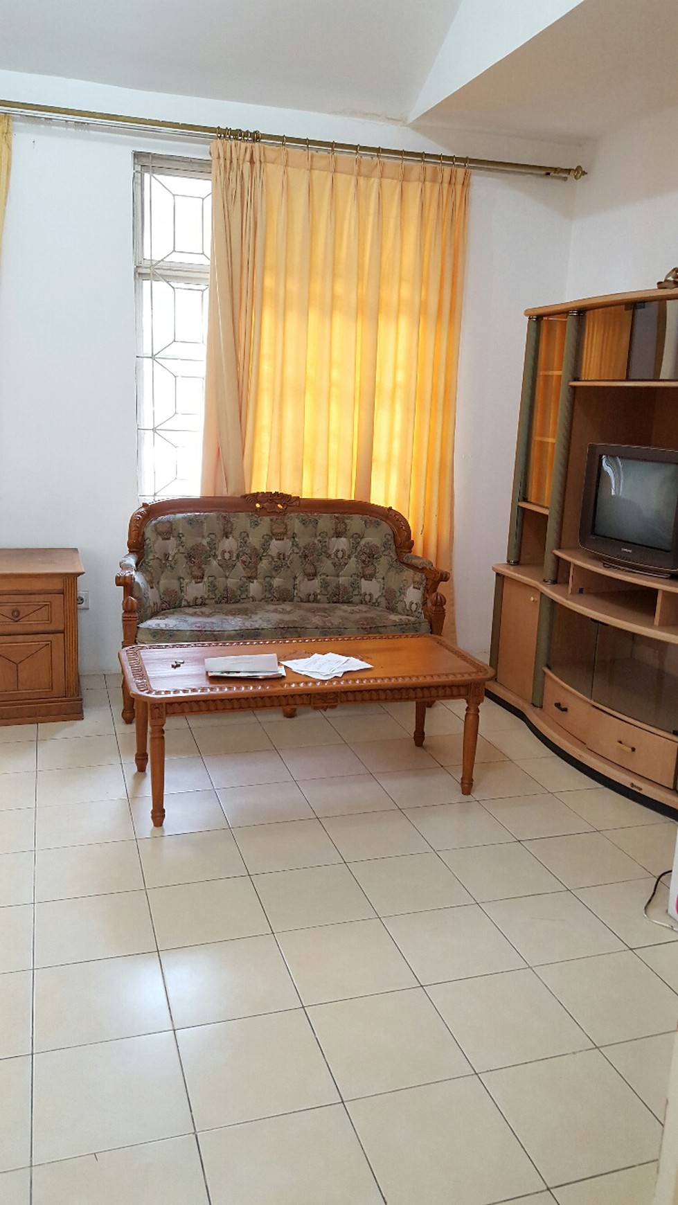 Disewakan Townhouse Taman Ayu Lantai 2 Semi Furnish - Lippo Karawaci