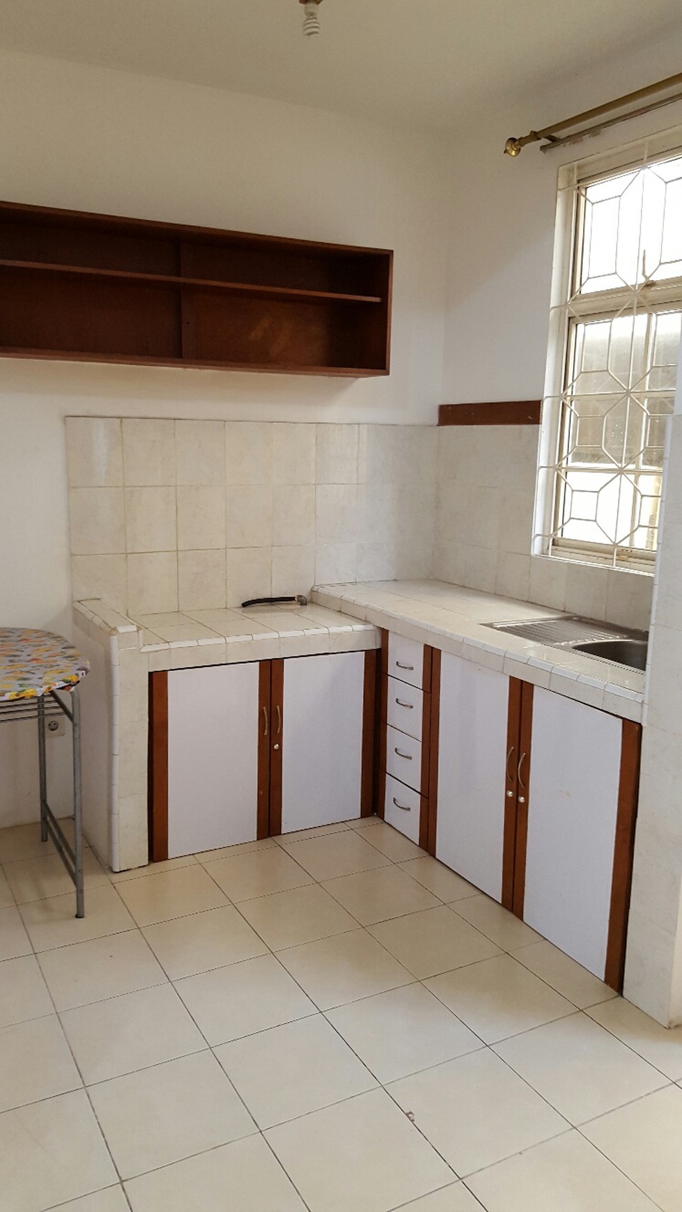 Disewakan Townhouse Taman Ayu Lantai 2 Semi Furnish - Lippo Karawaci