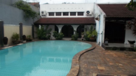 beautiful house in the prime area of Kemang