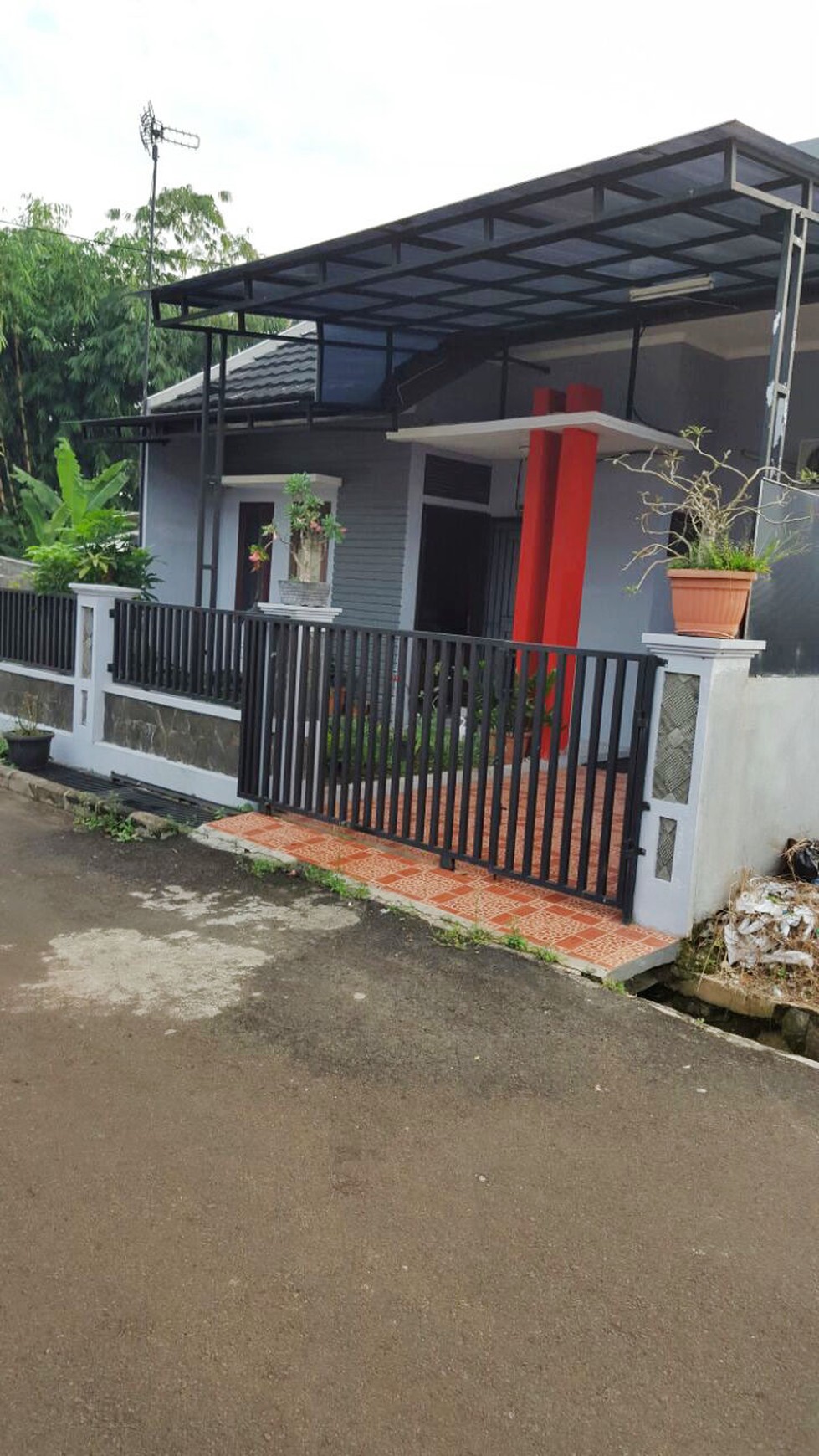 Dijual rumah bagus, siap huni di daerah depok grand residence