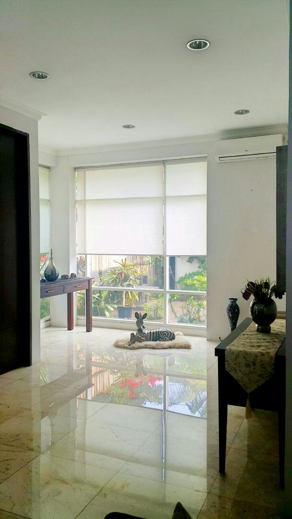 beautiful house in the prime area of Kebayoran