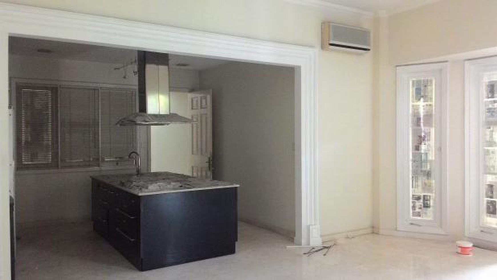 beautiful house in the prime area of Kebayoran