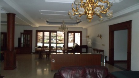 beautiful house in the prime area of Kebayoran
