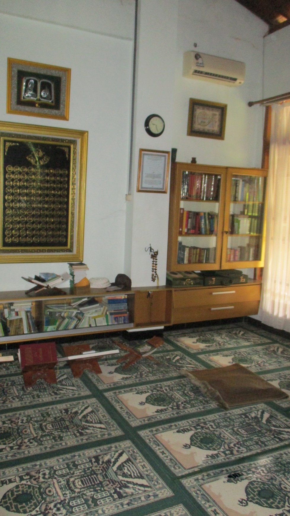 RUMAH ASRI PLUS FURNITURE DI JL. KALIURANG KM13.5, NGAGLIK, SLEMAN