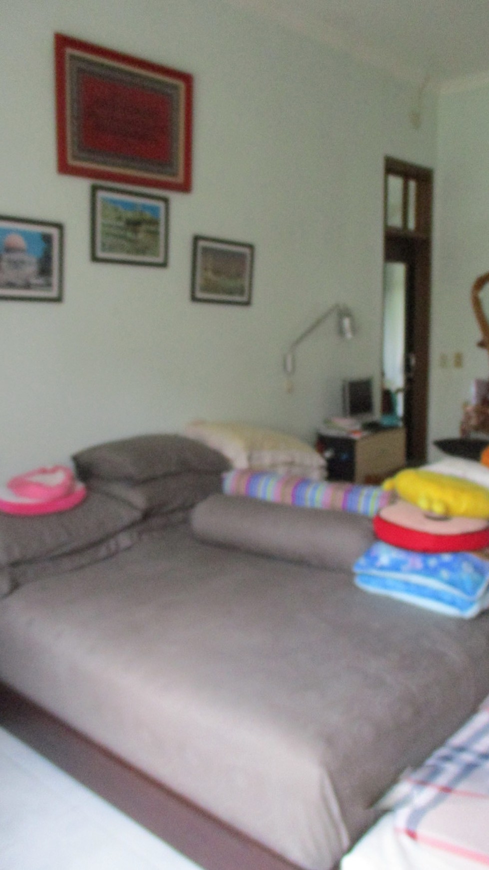 RUMAH ASRI PLUS FURNITURE DI JL. KALIURANG KM13.5, NGAGLIK, SLEMAN