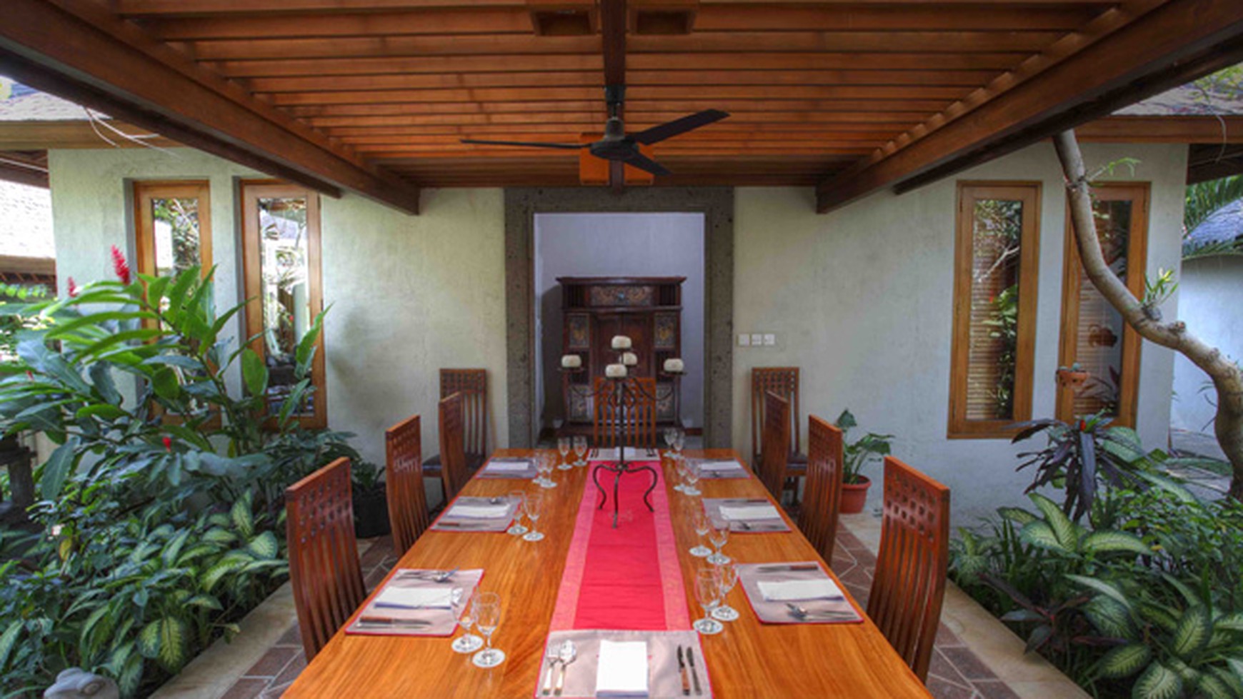 Villa With Hotel at Kerobokan Area