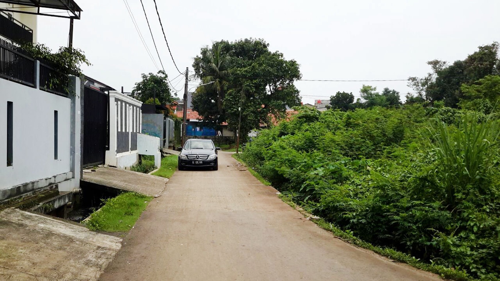 Rumah cantik, aman dan nyaman siap huni di daerah pesanggrahan, jaksel