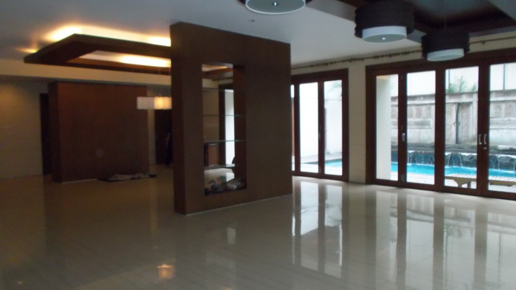 A Beautiful and Nice Living House in Kebayoran Baru (4)