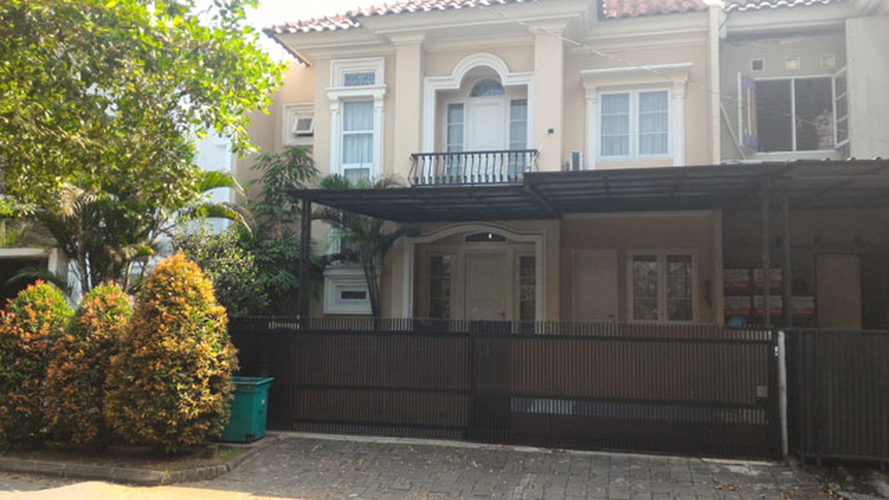 Dijual Rumah BSD , dekat sekolah Al-Azhar & Eka Hospital, Bergaya English Classic