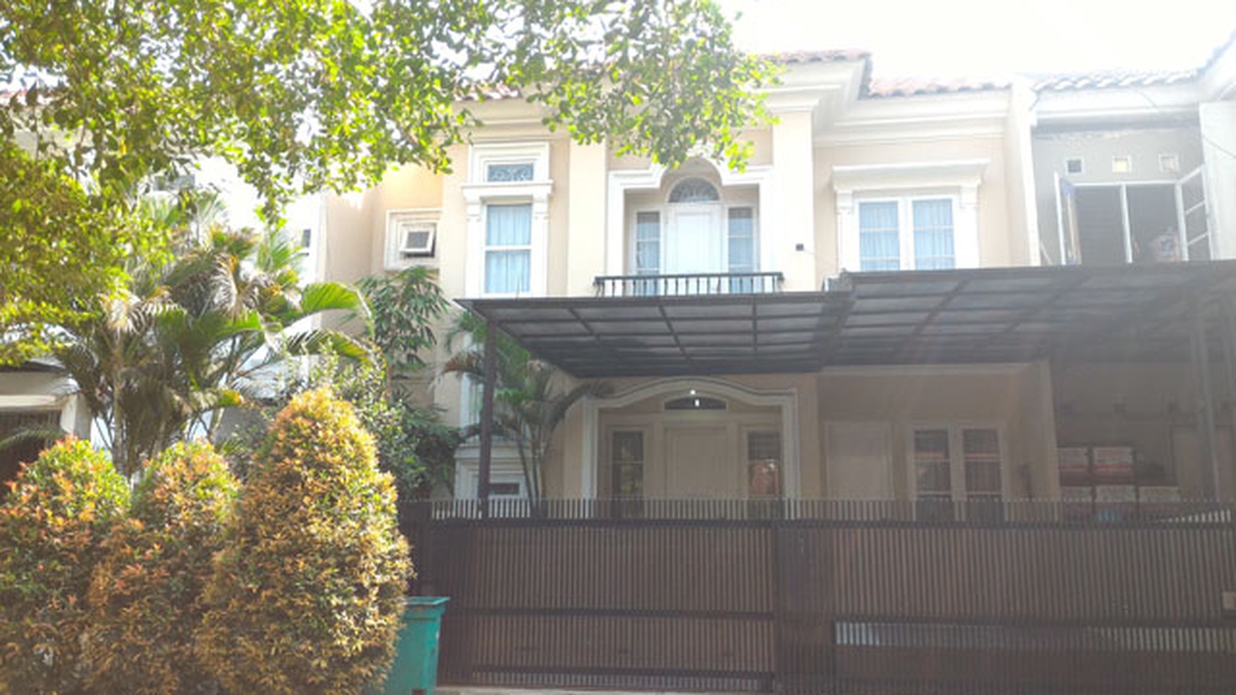 BANTING HARGA Rumah di BSD , dekat sekolah Al-Azhar & Eka Hospital, Bergaya English Classic