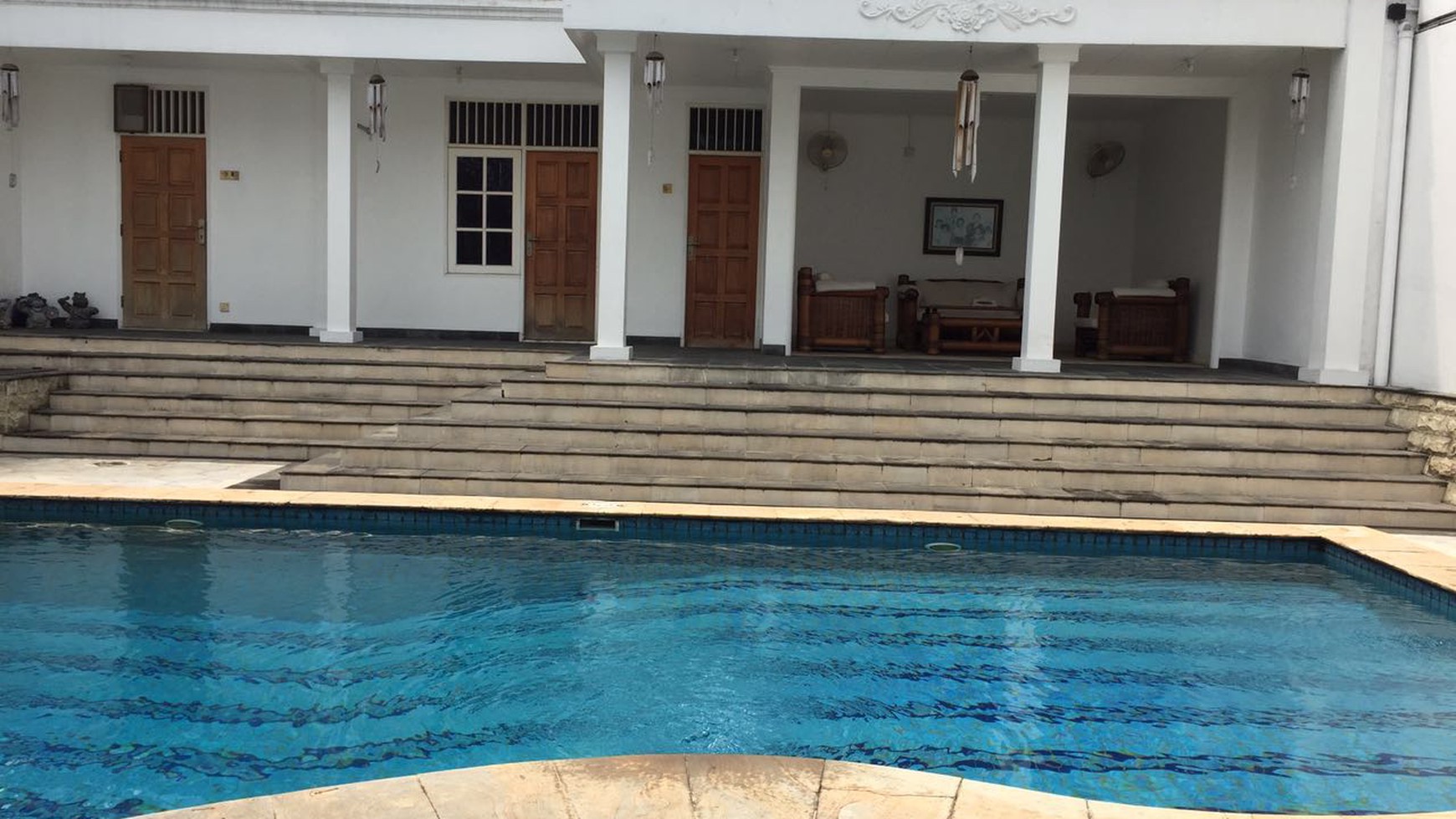 Rumah Asri Siap Huni Ada Kolam Renang