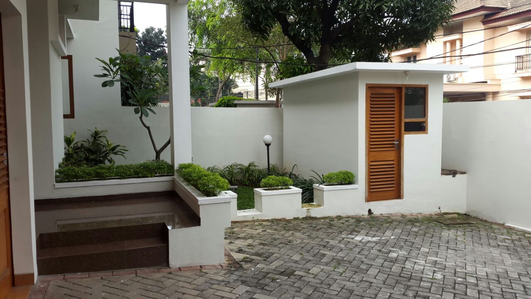 Disewakan Rumah Baru Dan Terawat di Kemang Jakarta Selatan - Dekat New Zealand Internasional School