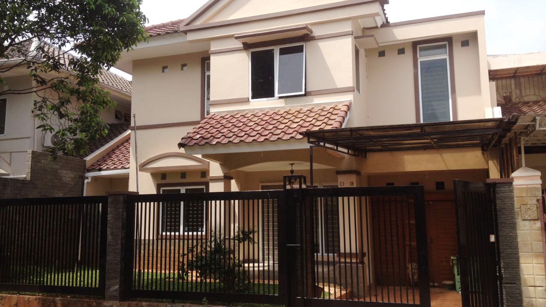 Rumah asri dijual nyaman, aman, siap huni Di @Edelwies, BSD