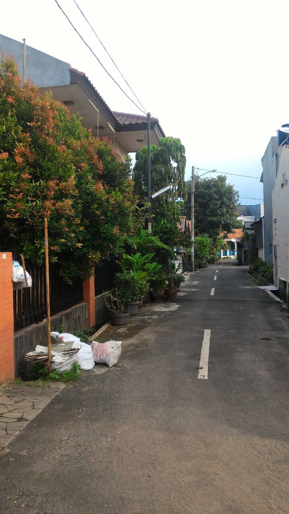 Rumah Bagus Di Komplek PJMI