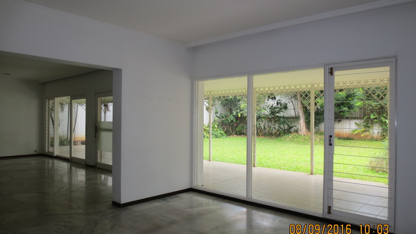 Rumah Hitungan Tanah di Kemang