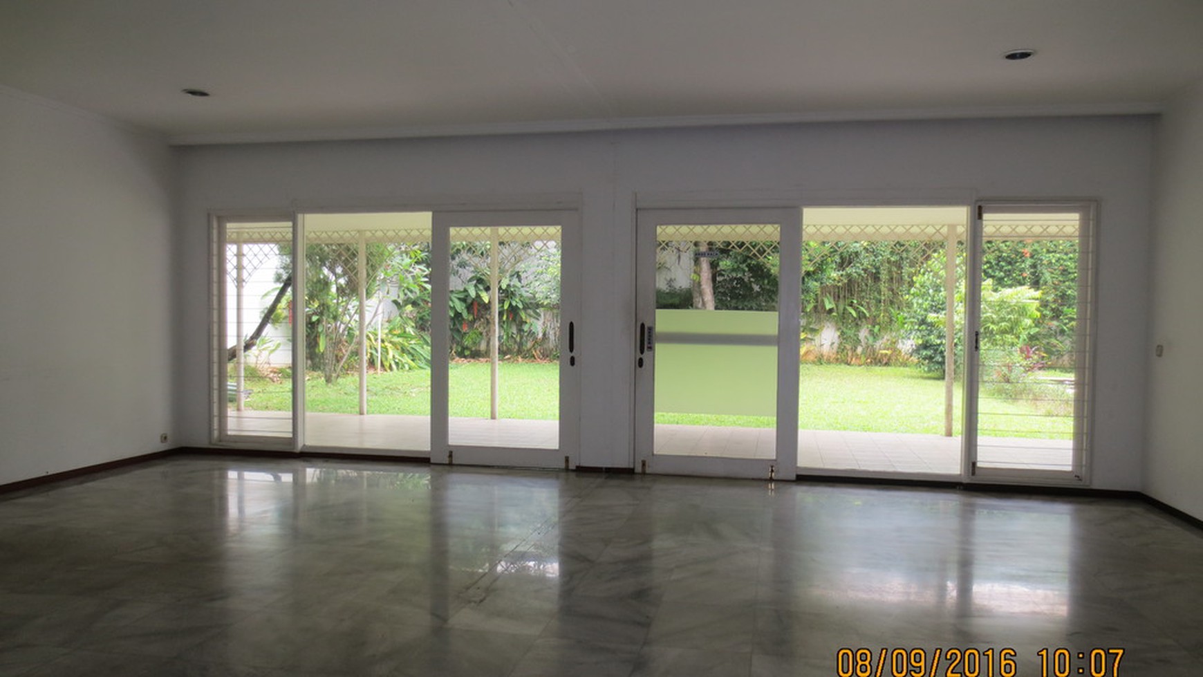 Rumah Hitungan Tanah di Kemang