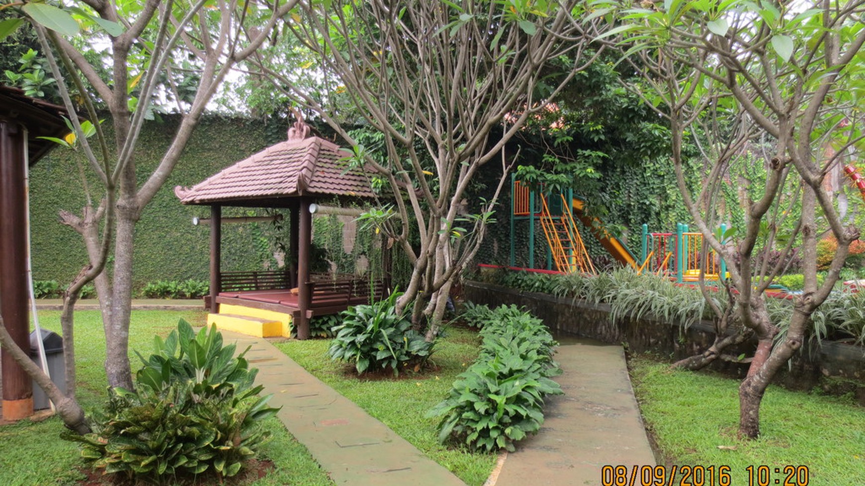 Rumah Hitungan Tanah di Kemang