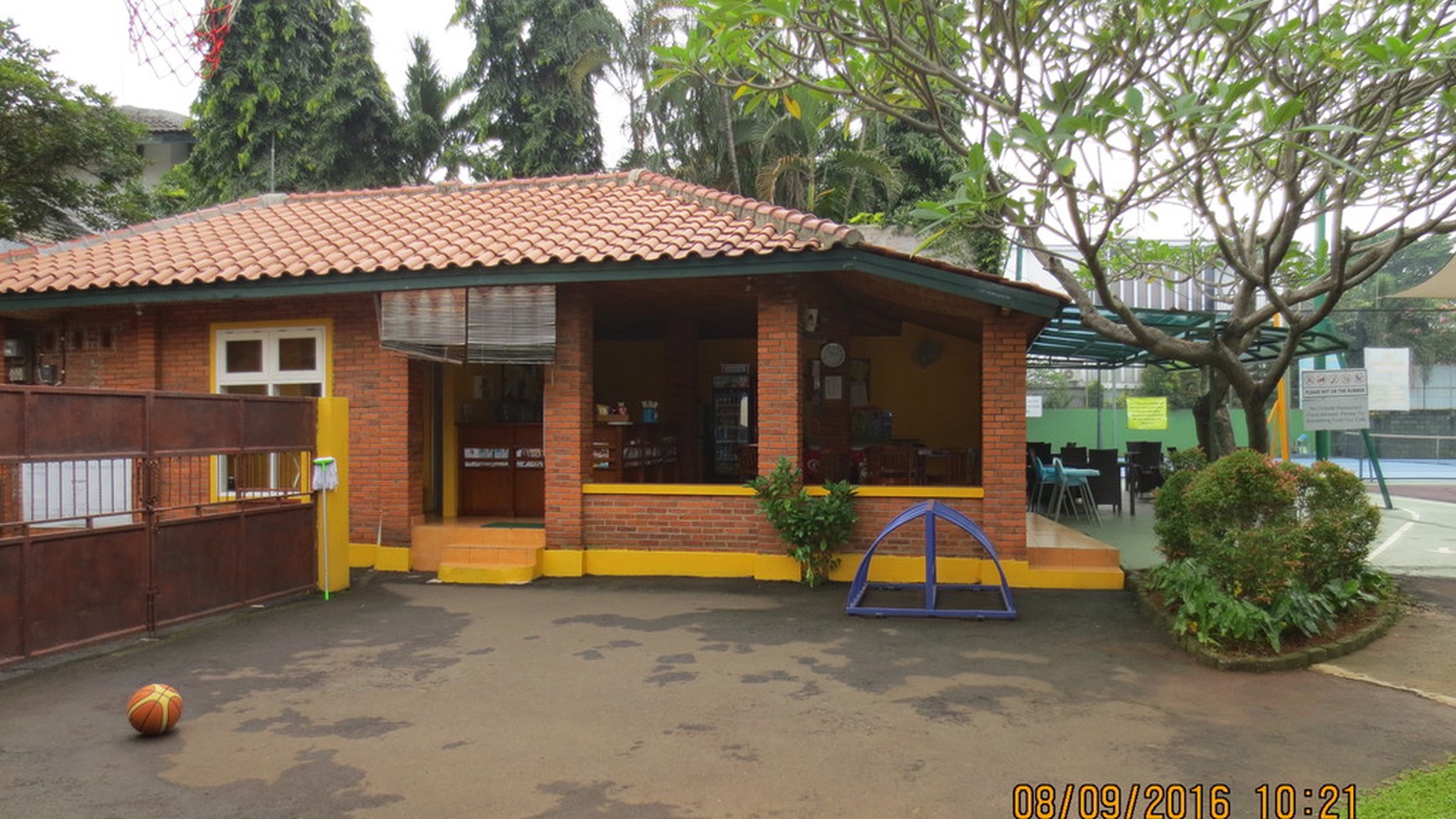 Rumah Hitungan Tanah di Kemang