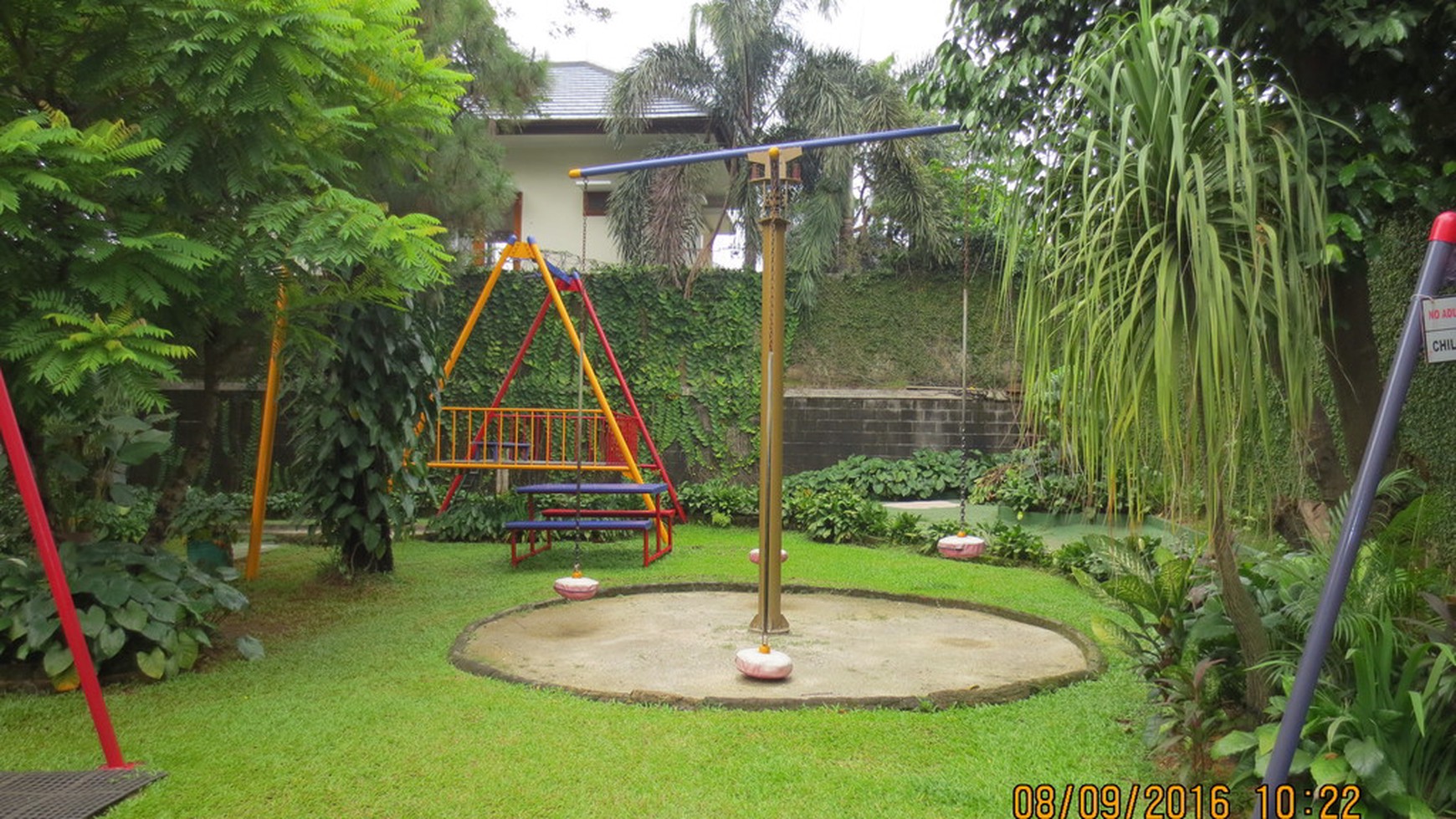 Rumah Hitungan Tanah di Kemang