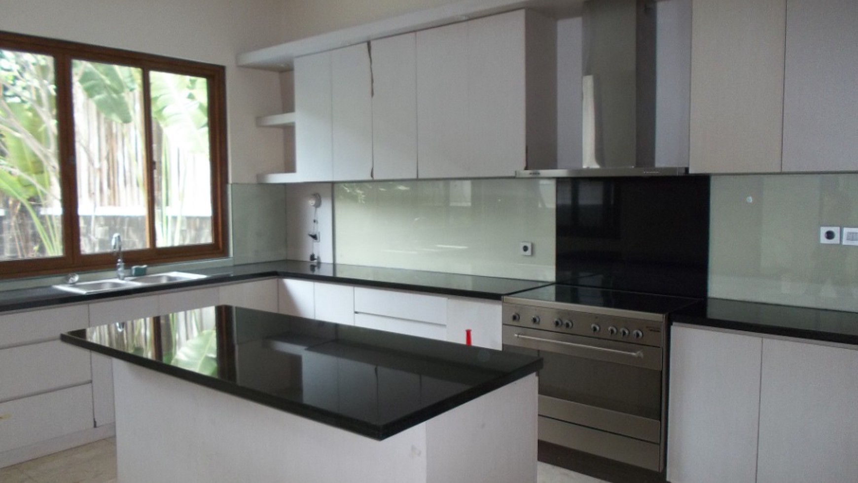 Beautiful Town House at the heart of Kemang, South Jakarta, is ready to rent